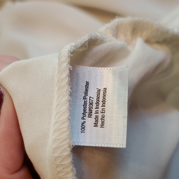 Ana off white/cream, v neck detailed blouse - Picture 5 of 6